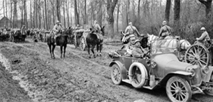 ECPAD - SPA 11 BO 587 - Route de Noyon. Convoi d'artillerie française traversant un bois. - 19/03/1917 - Boulay, Maurice ECPAD - SPA 11 BO 587 - Route de Noyon. Convoi d'artillerie française traversant un bois. - 19/03/1917 - Boulay, Maurice