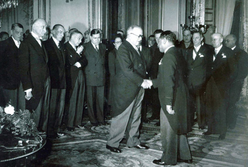 Gaston Monnerville, President du Conseil de la République a l'Elysee