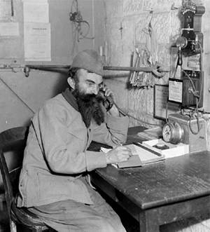 ECPAD - SPA 33 Y 1100 - Verdun, citadelle. Poste téléphonique des troupes de passage. - 09/05/1917 - Baguet, Ernest ECPAD - SPA 33 Y 1100 - Verdun, citadelle. Poste téléphonique des troupes de passage. - 09/05/1917 - Baguet, Ernest