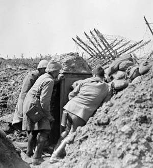 ECPAD - SPA 27 D 2004 - Argonne, nord de Vienne-le-Château, Secteur Z. Petit poste 6, à 30 mètres environ des lignes allemandes. - 21/05/1916 - Brissy, Edouard ECPAD - SPA 27 D 2004 - Argonne, nord de Vienne-le-Château, Secteur Z. Petit poste 6, à 30 mètres environ des lignes allemandes. - 21/05/1916 - Brissy, Edouard